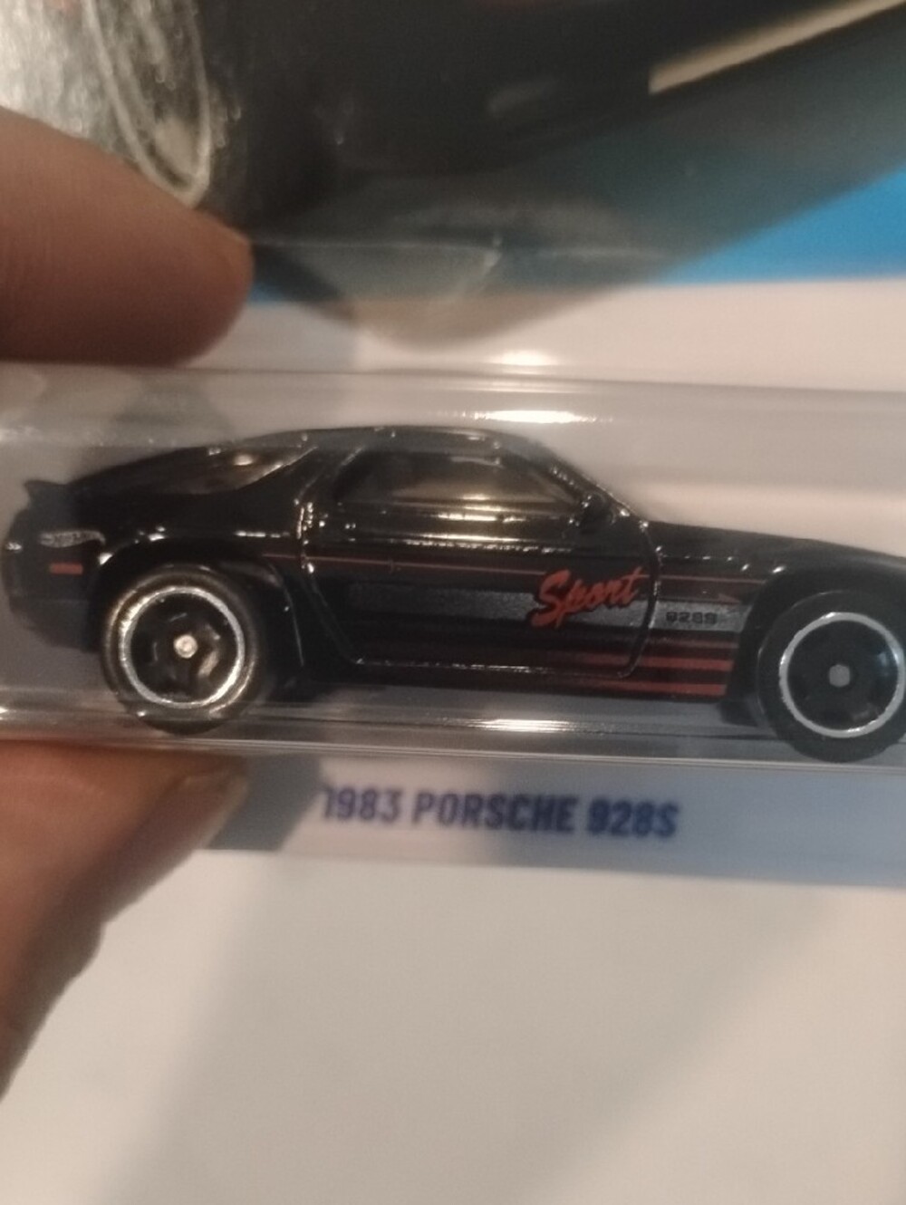 Mattel Hot Wheels 1983 Porsche 928S Black with Red Stripes - Picture 2 of 7